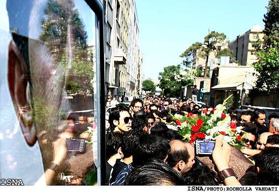 گزارشی از تصادفات زنجیره ای؛ از قطع انگشت مهران مدیری تا انفجار در 