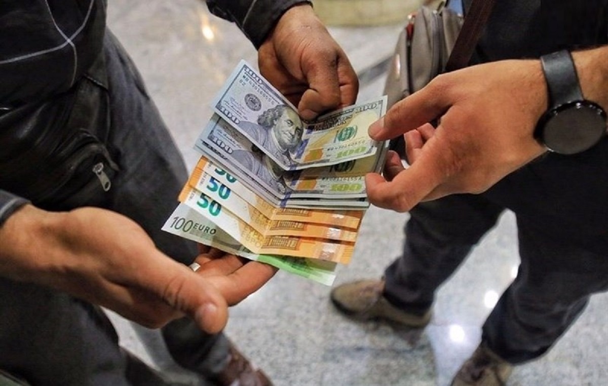 خبرگزاری دولت: قیمت دلار تا پایان دولت رئیسی به ۱۰۰ هزار تومان هم نخواهد رسید