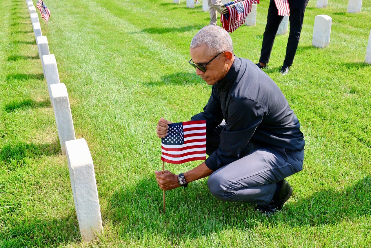 اوباما از سربازان شجاع در روز یادبود ایالات متحده تجلیل می کند