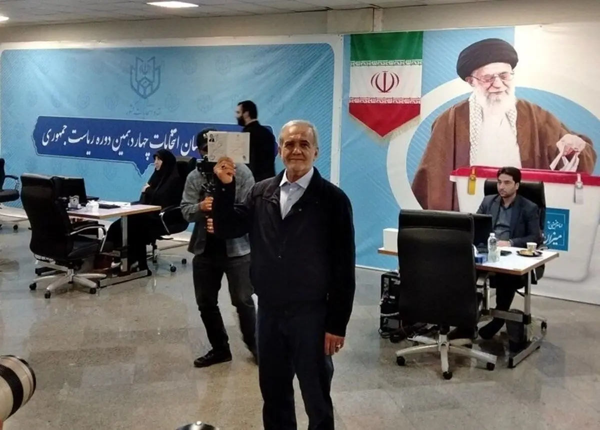 مسعود بیزیکیان در ایران تحلیلات ریاست جمهوری ثبت نام کرد
