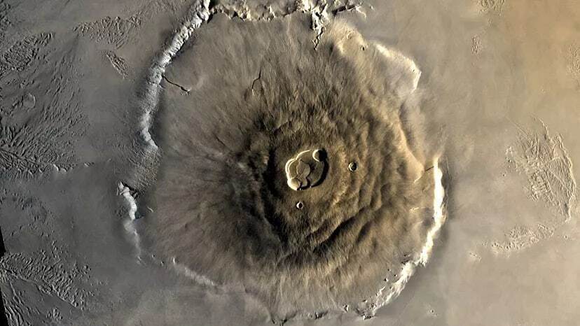 ثبت تصویر حفره ای مرموز در مریخ که می تواند حاوی اسرار حیات فرازمینی باشد.