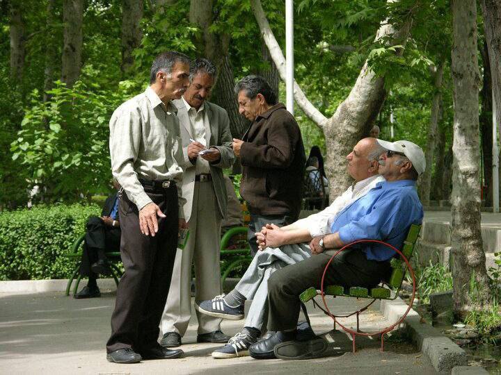 طبق لایحه بودجه ۱۴۰۴ حقوق برخی از بازنشستگان ۶ میلیون تومان افزایش می‌یابد