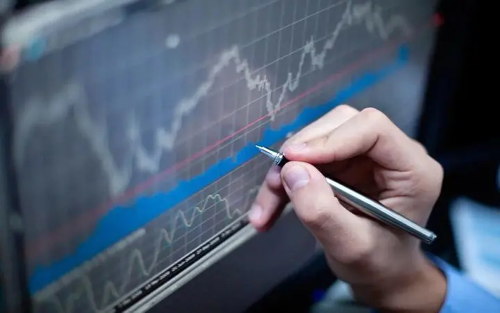 سال ۱۴۰۴ سال رونق بورس خواهد بود؟ تحلیل و پیشبینی بازار سرمایه در ایران