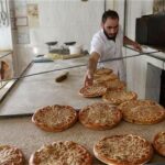 کاهش سهمیه آرد نانوایی‌ها با قطعی مکرر برق/ قیمت‌ نان افزایش می‌یابد؟