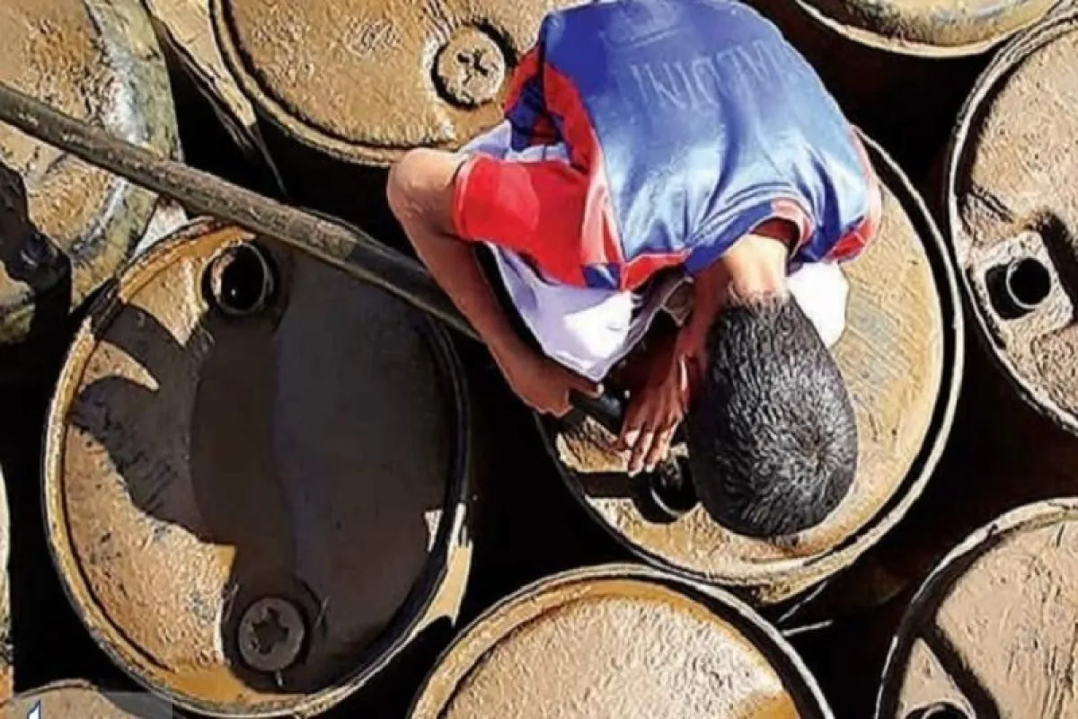 کشف انبار غیرقانونی سوخت در بندرعباس