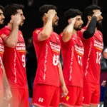 سلام نظامی ملی‌پوشان والیبال ایران هنگام پخش سرود ملی