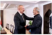 رفتار پروتکل‌شکن یا تعامل دیپلماتیک؟/ بررسی صحنه نشست پزشکیان و علی‌اف