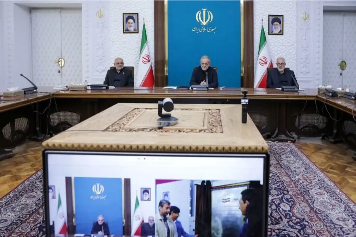 فاز نخست نیروگاه خورشیدی فولاد مبارکه با حضور رئیس‌جمهور به بهره‌برداری رسید
