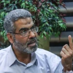 قیمت دلار باید ۳۰ هزار تومان باشد!