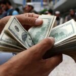 قیمت دلار با کنترل فعالان بازار ارز کاهشی می شود