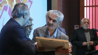 جعفر دهقان نشان درجه‌ یک هنری گرفت