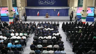دیدار قهرمانان رشته های مختلف ورزشی و مدال آوران المپیادهای جهان با رهبر انقلاب