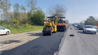 عملیات آسفالت‌ریزی محور انزلی–رضوانشهر آغاز شد