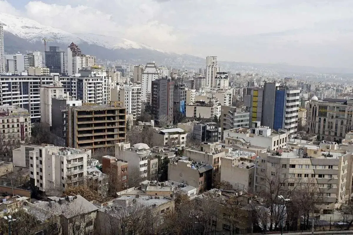 قیمت دلاری مسکن ۳۴ درصد کم شد