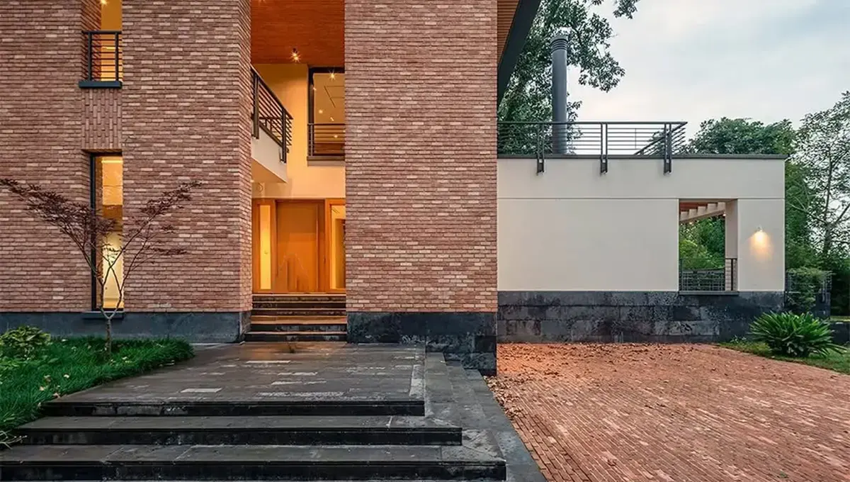 معماری زیبای یک خانه در چابکسر؛ فینالیست جایزه معمار ۱۴۰۴ در گروه مسکونی + تصاویر