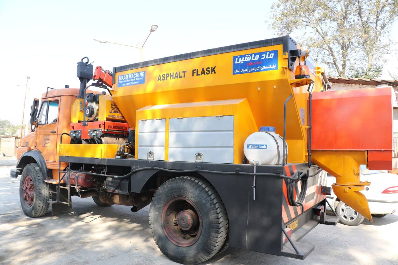 یک دستگاه فلاسک آسفالت توسط شهرداری لاهیجان خریداری شد