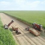 برداشت نیشکر از ابتدای فصل، ۱۰۰ درصد سبز انجام شده است/ امسال ناوگان برداشت نیشکر با ۹ هاروستر جدید تقویت شد