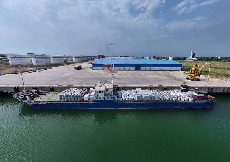 رشد ۵۶ درصدی پهلودهی كشتی‌ها در بندر كاسپین و تقویت نقش ایران در تجارت دریا