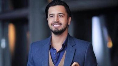 مهرداد صدیقیان به سوگ پدر نشست