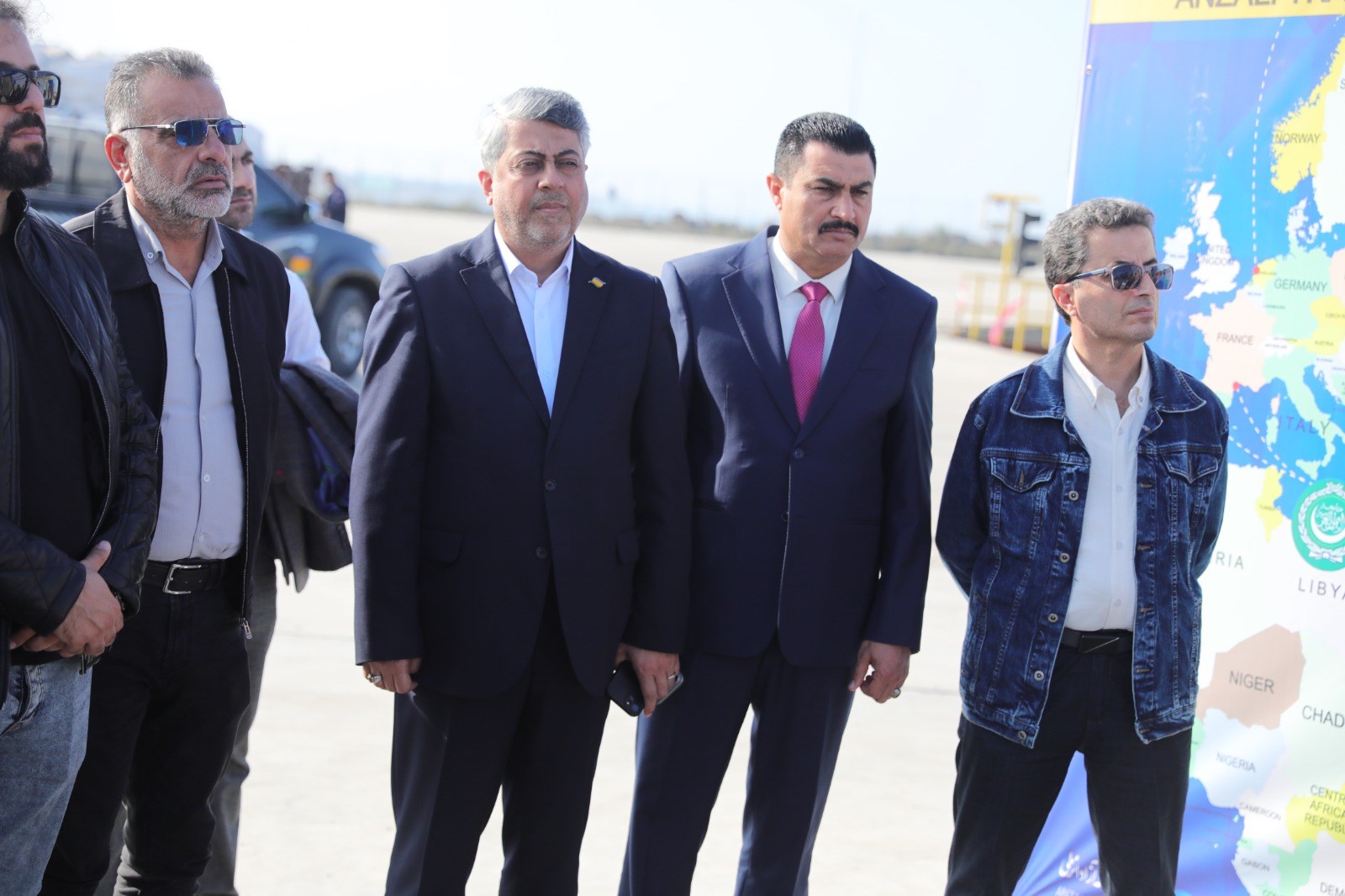 نشست مدیرعامل سازمان منطقه آزاد انزلی با سرمایه‌گذاران خارجی