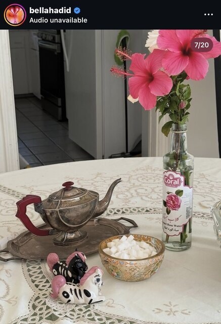 گلاب، فرش ایرانی و تخته نرد در خانه بلا حدید مدل جهانی یعنی چه؟