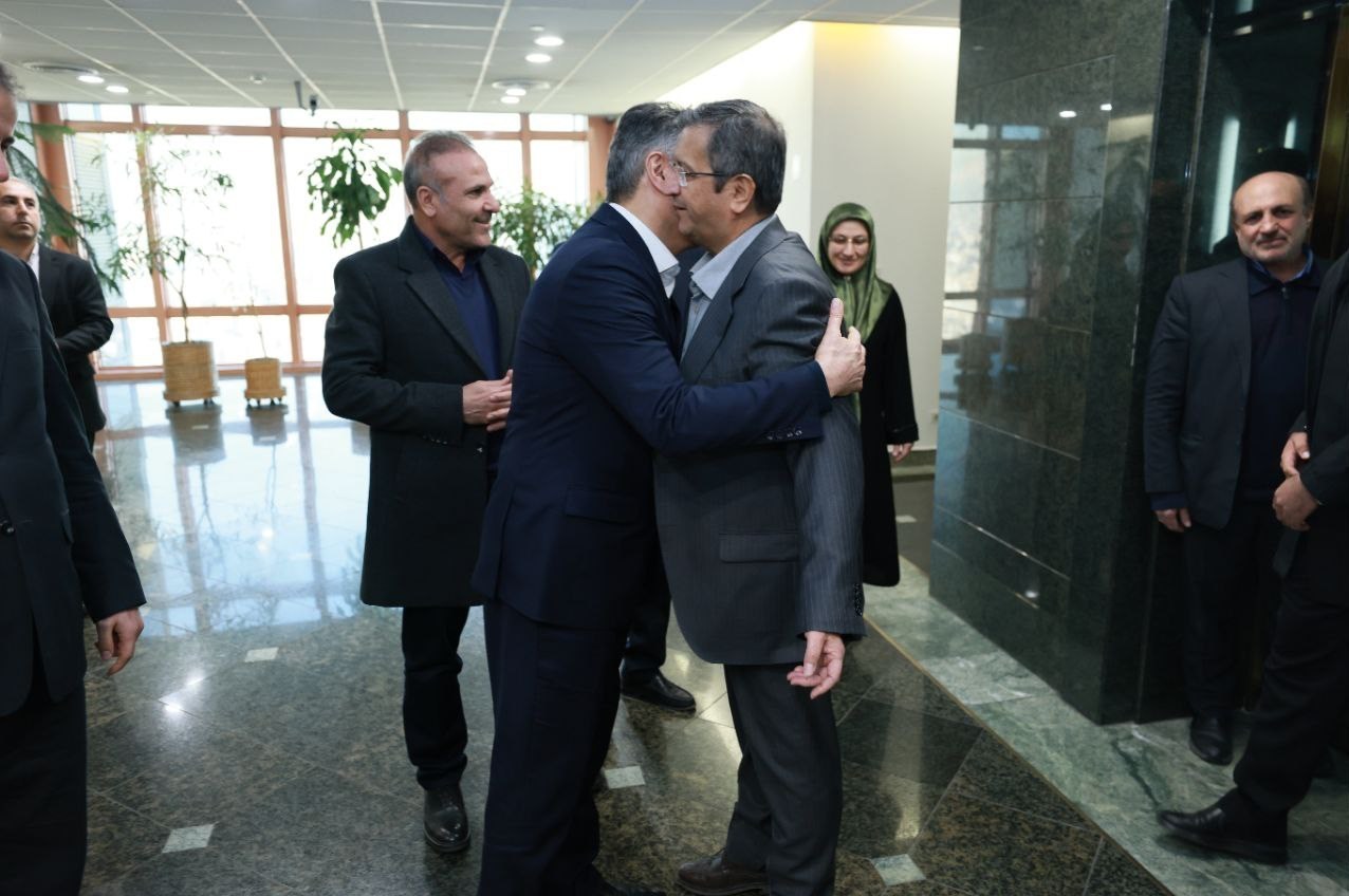 همتی به بانک مرکزی پیوست