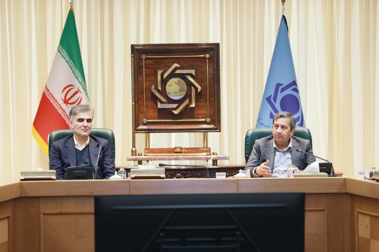 همتی به بانک مرکزی پیوست