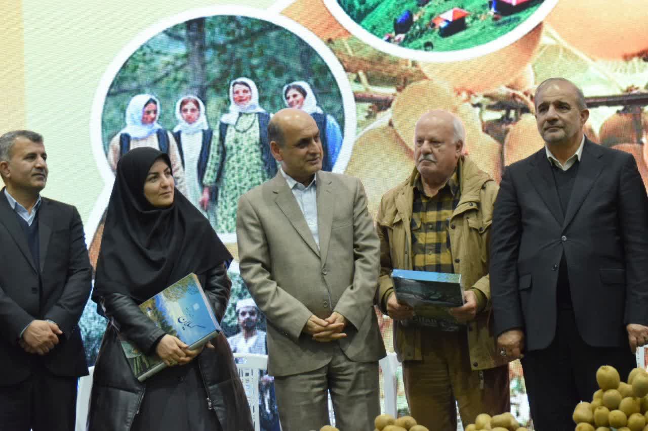 باید سود صادرات مستقیماً به تولیدکننده و باغدار برسد | ضرورت ارتقای زیرساختهای حملونقل و کشاورزی