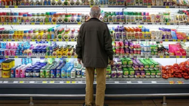 رئیس جمهور و نمایندگان به‌جای اینکه برای گرانی کاری انجام دهند، فقط حرف می‌زنند