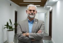 سامانه جامع تجارت در عمل مانع از صادرات است | بانک مرکزی نمیتواند برای درآمد بازرگان تصمیمگیری کند