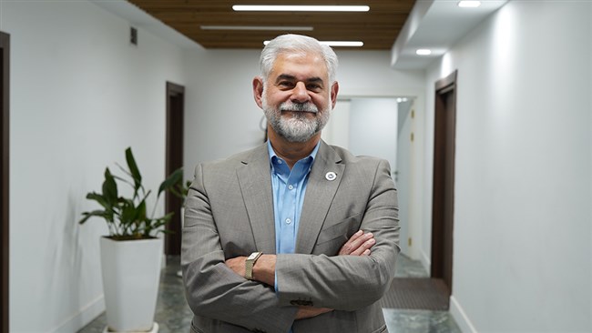 سامانه جامع تجارت در عمل مانع از صادرات است | بانک مرکزی نمیتواند برای درآمد بازرگان تصمیمگیری کند