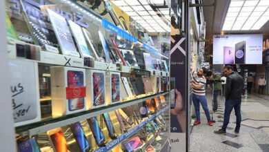 گزارش میدانی از اعتراضات پراکنده جمعی از موبایل فروشان حوالی ظهر امروز