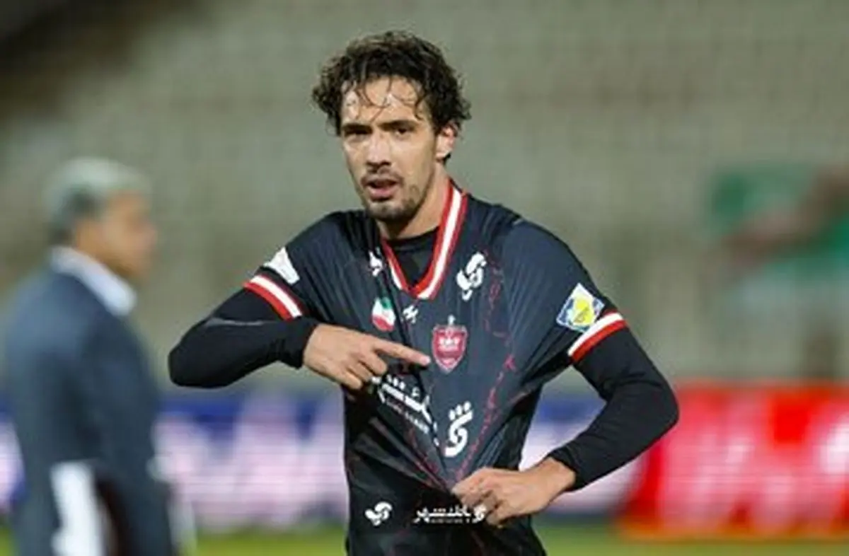 بازیکن پرسپولیس به اسمار: بمان و تیم را قهرمان کن