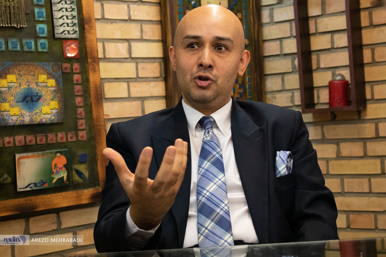 این سطح از ندانم کاری، بدون نادانی یا فرصت طلبی قابل فهم نیست