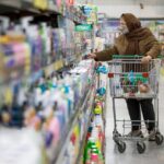 خانوارهای دهک ۱ تا ۳ از امروز برای دریافت کالابرگ مراجعه کنند