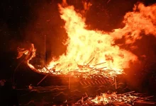 آیا وایکینگ‌ها واقعاً با تیر آتشین کشتی‌های تشییع جنازه را آتش می‌زدند؟