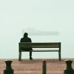 تحقیق جدید: تنهایی و انزوای اجتماعی می‌توانند تا ۶ سال از زندگی سالم شما کم کنند