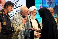 تصاویر: تکریم از خانواده شهدا و پیشکسوتان جهاد با حضور قالیباف
