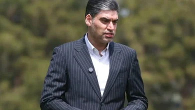 پاسخ تند مدیرعامل پرسپولیس به هاشمیان؛ قبل از اینجا، کجا سرمربیگری کردی؟