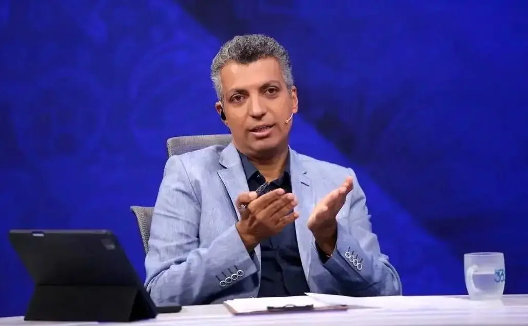پرده‌برداری عادل فردوسی‌پور از فساد جدید در فدراسیون فوتبال/ هزینه هتل در ترکیه را دولا پهنا حساب کرده اند و معلوم نیست پول های مابه التفاوت را چه کسی گرفته است؟/ ویدئو