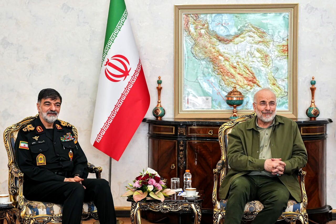 تصاویر: دیدار سردار رادان و اعضای ستاد فرماندهی با قالیباف