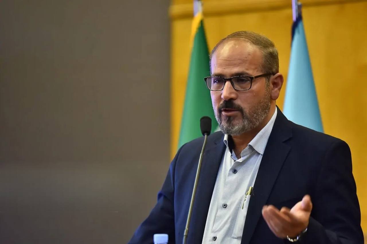 جامعه کارگری در انتظار جلسه ترمیم دستمزد است، نمایندگان دنبال استیضاح وزیر!